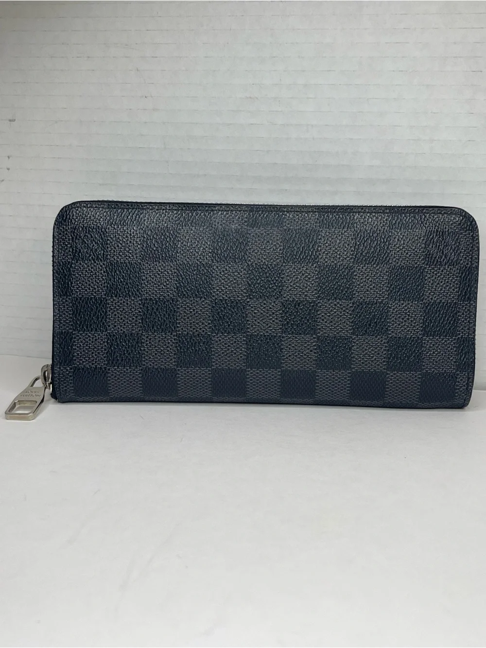Louis Vuitton Damier Graphite canvas zippy wallet